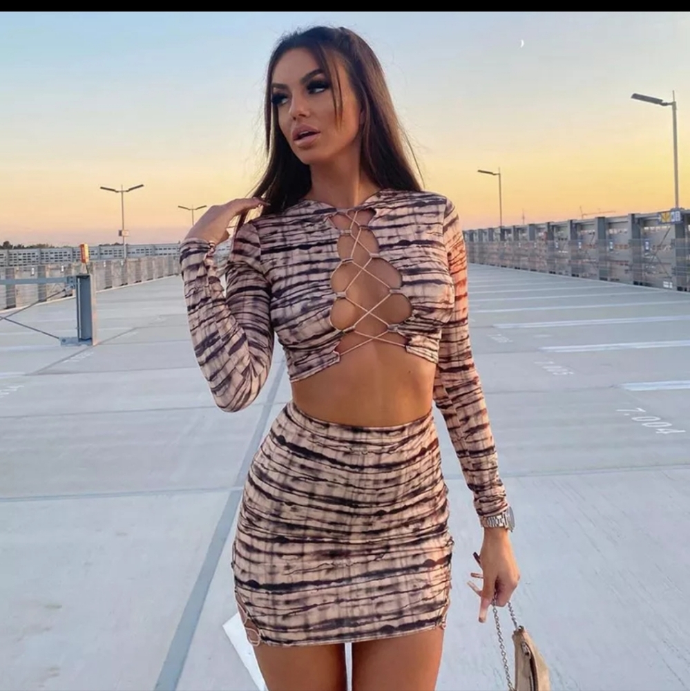 Print 2pc Set Crop Top and Skirt NWT